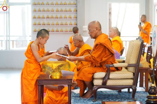 ภาพ No.61152:สามเณรออกบิณฑบาต และกิจกรรมอบรมสามเณร ในโครงการบรรพชาสามเณรฟื้นฟู พระพุทธศาสนาทั่วไทย ณ ศูนย์อบรมที่พักสงฆ์บ้านร่มเย็น จ.นราธิวาส วันที่ 2-15 เมษายน พ.ศ. 2567