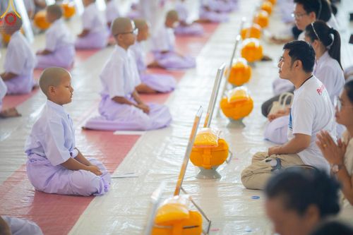 ภาพ No.215033:วันเสาร์ที่ 5 เมษายน พ.ศ. 2568 พิธีเวียนประทักษิณรอบพระมหาธรรมกายเจดีย์  พิธีวันทาเจดีย์ พิธีขอขมาและมอบผ้าไตร ในโครงการบรรพชาสามเณรฟื้นฟูพระพุทธศาสนาทั่วไทย , โครงการหน่อแก้วเปรียญธรรม รุ่นที่ 13 ,  โครงการสามเณรยุวธรรมทายาท รุ่นที่ 33 , โครงการสามเณรมั