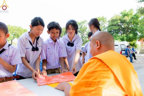 ภาพ No.203460:พิธีทอดผ้าป่าทำนุบำรุงศาสนสถาน ณ วัดปรางค์หลวง ตำบลบางม่วง อำเภอบางใหญ่ จังหวัดนนทบุรี ในโครงการธรรมยาตรา กตัญญูบูชา มหาปูชนียาจารย์ พระมงคลเทพมุนี(สด จนฺทสโร) พระผู้ปราบมาร อนุสรณ์สถาน 7 แห่ง ปีที่ 13 วันที่ 29 มกราคม พ.ศ. 2568