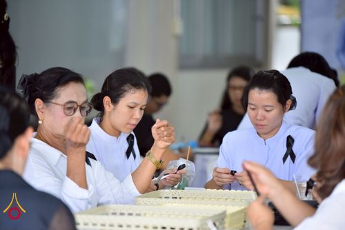 ภาพ No.267642:วันที่ 7 พฤศจิกายน พ.ศ. 2568 พสกนิกรอำเภอคลองหลวง รวมใจบำเพ็ญกุศลปัณรสมวาร (15 วัน) อุทิศถวายเป็นพระราชกุศลแด่ “สมเด็จพระพันปีหลวง” ณ วัดพระธรรมกาย