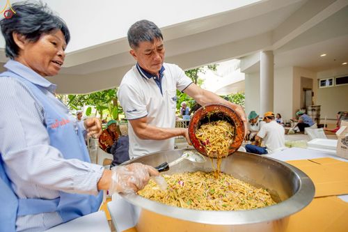 ภาพ No.243334:วันที่ 23-31 สิงหาคม พ.ศ. 2568 เจ้าหน้าที่ทุกสถานะ ทุ่มเทจัดงาน สัมมนารวมใจผู้นำบุญ เพื่องานกฐินสามัคคีทั่วไทย 30,000 วัด บูชาธรรม 81 ปี หลวงพ่อธัมมชโย