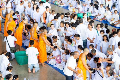 ภาพ No.263951:วันอาทิตย์ที่ 2 พฤศจิกายน พ.ศ. 2568 พิธีตักบาตรอาทิตย์ต้นเดือน ณ บ้านแก้วเรือนทองคุณยายฯ วัดพระธรรมกาย