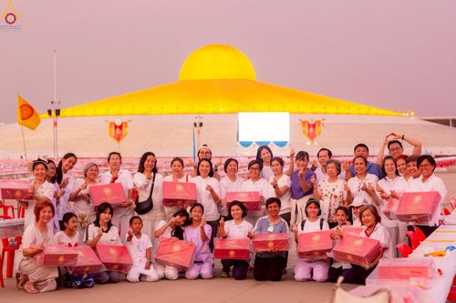 ภาพ No.225138:วันที่ 20 - 27 เมษายน พ.ศ. 2568 "ภาพแห่งความปลื้มที่ไม่มีวันจบ" คณะสงฆ์สามเณร เจ้าหน้าที่ และสาธุชน ร่วมแรงร่วมใจกันเตรียมงานและเก็บงาน เพื่อวันคุ้มครองโลก พิธีถวายมหาสังฆทานคณะสงฆ์ 40,000 กว่าวัดทั่วประเทศ