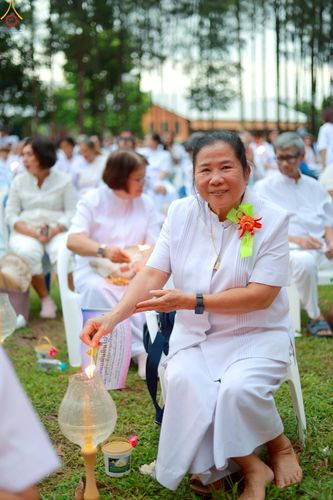 ภาพ No.238428:วันเสาร์ที่ 9 สิงหาคม พ.ศ. 2568 พิธีกลั่นแผ่นดิน โปรยทราย และจุดประทีปถวายเป็นพุทธบูชา จ.ระยอง สถาปนาองค์พระเจดีย์เพื่อสร้างสันติภาพโลก ณ ศูนย์ปฏิบัติธรรมระยอง(บ้านช่องลม) ต.บางบุตร อ.บ้านค่าย จ.ระยอง