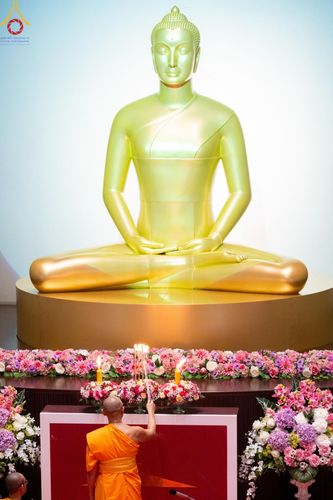 ภาพ No.159783:พิธีตัดปอยผมปลงผมนาคธรรมทายาท, พิธีบรรพชาอุปสมบทหมู่ โครงการอุปสมบทหมู่บูชาธรรม 140 ปี พระมงคลเทพมุนี (สด จนฺทสโร) ณ โบสถ์พระไตรปิฏก วัดพระธรรมกาย วันเสาร์ที่ 5 ตุลาคม พ.ศ. 2567