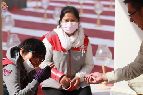 ภาพ No.204101:V.52 สารพัดV สารพัดดี ที่วัดสองพี่น้อง ในโครงการธรรมยาตรา กตัญญูบูชา มหาปูชนียาจารย์ พระมงคลเทพมุนี(สด จนฺทสโร) พระผู้ปราบมาร อนุสรณ์สถาน 7 แห่ง ปีที่ 13 ระหว่างวันที่ 2-31 มกราคม พ.ศ. 2568