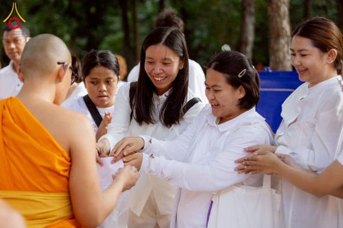 ภาพ No.233227:วันที่ 11 กรกฏาคม พ.ศ. 2568 พิธีอธิษฐานพรรษา ของคณะสงฆ์ ณ โบสถ์พระไตรปิฎก วัดพระธรรมกาย ต.คลองสาม อ.คลองหลวง จ.ปทุมธานี