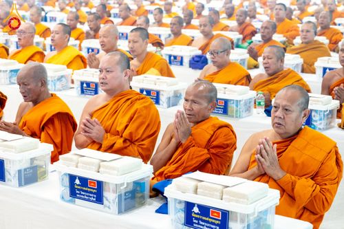 ภาพ No.226004:วันเสาร์ที่ 24 พฤษภาคม พ.ศ. 2568 พิธีถวายสังฆทาน 323 วัด ปีที่ 21 ครั้งที่ 177 พิธีมอบกองทุนหนุนแรงใจช่วยครูใต้ ปีที่ 18 ครั้งที่ 141 และพิธีทำบุญอุทิศส่วนกุศลให้ผู้วายชนม์ ณ ศูนย์ปฏิบัติธรรมภาคใต้ จ.สงขลา