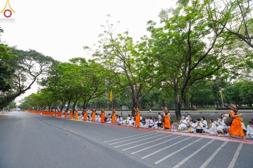 ภาพ No.120395:พิธีต้อนรับพระธรรมยาตรา ในโครงการธรรมยาตรา กตัญญูบูชา มหาปูชนียาจารย์ พระมงคลเทพมุนี(สด จนฺทสโร) พระผู้ปราบมาร อนุสรณ์สถาน 7 แห่ง ปีที่ 12 วันที่ 28 มกราคม พ.ศ. 2567 ณ วัดพระธรรมกาย จ.ปทุมธานี (ชุดที่ 2)