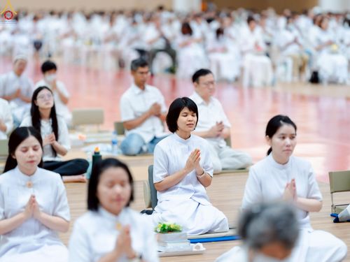 ภาพ No.225428:วันอาทิตย์ที่ 18 พฤษภาคม พ.ศ. 2568 พิธีร่วมบุญการศึกษา พระภิกษุ สามเณร ณ ห้องแก้วสารพัดนึก 2 วัดพระธรรมกาย