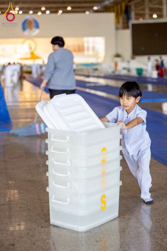 ภาพ No.277077:วันอาทิตย์ที่ 7 ธันวาคม พ.ศ. 2568 พิธีตักบาตรอาทิตย์ต้นเดือน ณ บ้านแก้วเรือนทองคุณยายฯ วัดพระธรรมกาย