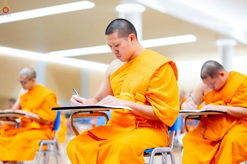 ภาพ No.249677:วันที่ 1 ตุลาคม พ.ศ. 2568 การสอบธรรมสนามหลวง นักธรรมชั้นตรี อำเภอคลองหลวง จังหวัดปทุมธานี ณ ห้องแก้วสารพัดนึก 2 วัดพระธรรมกาย