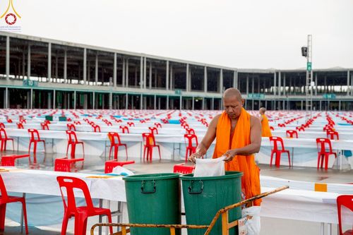 ภาพ No.218704:วันพฤหัสบดีที่ 17 เมษายน พ.ศ. 2568 การเตรียมงานในลานธรรม , สภาธรรมกายสากล , วิหารคด  เพื่องานวันคุ้มครองโลก 22 เมษายน พ.ศ. 2568