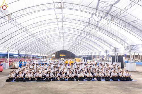 ภาพ No.58901:V.40 ภัตตาหารพระหมื่นวัด เราจัดให้ การปฏิบัติงานของเจ้าหน้าที่และอาสาสมัคร เพื่อรับบุญในการถวายภัตตาหาร แด่คณะสงฆ์ 10,000 กว่าวัดทั่วประเทศ ที่มาร่วมงานวันคุ้มครองโลก จันทร์ที่ 22 เมษายน พ.ศ. 2567 ณ วัดพระธรรมกาย