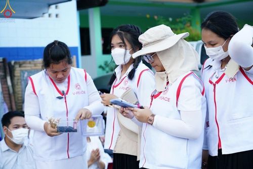 ภาพ No.117034:V.16 เป็นทีม การเตรียมงาน เก็บงาน การรับบุญของเจ้าหน้าที่หน่วยงานต่างๆ เพื่อโครงการธรรมยาตรา กตัญญูบูชามหาปูชนียาจารย์ พระมงคลเทพมุนี (สด จนฺทสโร) พระผู้ปราบมาร อนุสรณ์สถาน 7 แห่ง ปีที่ 12 ระหว่างวันที่ 2 - 31 มกราคม พ.ศ. 2567