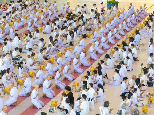 ภาพ No.180621:พิธีบรรพชาอุปสมบท โครงการอุปสมบทบูชาธรรมมหาปูชนียาจารย์ ประจำปีพุทธศักราช 2567 วันเสาร์ที่ 7 ธันวาคมพ.ศ. 2567 ณ วัดพระธรรมกาย จ.ปทุมธานี