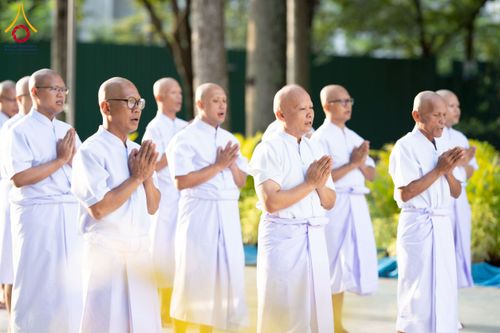 ภาพ No.244617:วันเสาร์ที่ 6 กันยายน พ.ศ. 2568 พิธีเวียนประทักษิณ และวันทาสีมาของนาคธรรมทายาท โครงการอุปสมบทหมู่บูชาธรรมครบรอบ 108 ปี วันครูผู้ค้นพบวิชชาธรรมกาย ณ โบสถ์พระไตรปิฎก วัดพระธรรมกาย