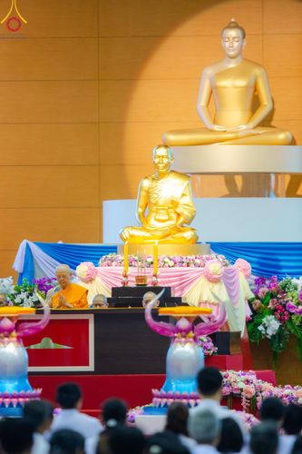 ภาพ No.154354:พิธีบูชาครูผู้ค้นพบวิชชาธรรมกาย ณ สภาธรรมกายสากล วัดพระธรรมกาย วันอังคารที่ 17 กันยายน พ.ศ. 2567