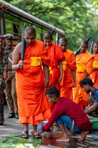 ภาพ No.139941:PhotoStory มหาศรัทธา ธรรมยาตราศรีลังกา EP.2 พิธีเปิดโครงการสยาม-ลังกา ธรรมยาตรา ฉลองเทศกาลวิสาขบูชาแห่งชาติ ศรีลังกา บูชาธรรม 80 ปีหลวงพ่อธัมมชโย เมื่อวันที่ 17 พฤษภาคม พ.ศ. 2567