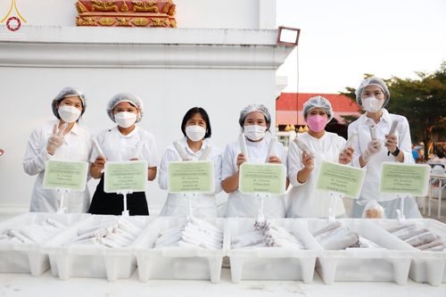 ภาพ No.72151:พิธีถวายภัตตาหารเป็นสังฆทาน แด่คณะพระธรรมยาตราฯ ในโครงการธรรมยาตรากตัญญูบูชา มหาปูชนียาจารย์ พระมงคลเทพมุนี(สด จนฺทสโร) พระผู้ปราบมาร อนุสรณ์สถาน 7 แห่ง ปีที่ 11 วันที่ 18 มกราคม พ.ศ. 2566