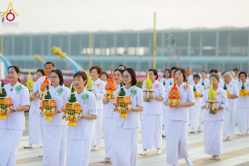 ภาพ No.319378:วันเสาร์ที่ 4 เมษายน พ.ศ.2569 พิธีขอขมา มอบผ้าไตร และถวายบาตรแด่นาคธรรมทายาท ในโครงการบรรพชาสามเณรฟื้นฟูพระพุทธศาสนาทั่วไทย โครงการหน่อแก้วเปรียญธรรม รุ่นที่ 14 โครงการสามเณรยุวธรรมทายาท รุ่นที่ 34 โครงการสามเณรมัชฌิมธรรมทายาท รุ่นที่ 30 ณ สภาธรรมกายสากล