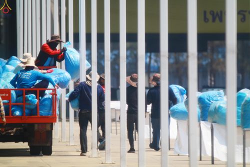 ภาพ No.321968:วันที่ 11-12 เมษายน พ.ศ.2569 การเตรียมงาน มัดถุงน้ำ , ผูกผ้าระบาย , เตรียมจุดฉันภัตตาหาร เพื่องานถวายมหาสังฆทาน 40,000 กว่าวัดทั่วประเทศ วันคุ้มครองโลก 22 เมษายน พ.ศ.2569 วัดพระธรรมกาย