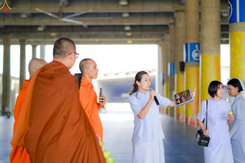 ภาพ No.329995:วันที่ 17-27 พฤษภาคม พ.ศ.2569 การต้อนรับชาวต่างชาติจากประเทศญี่ปุ่น เมียนมาร์ บังคลาเทศ อินเดีย เนปาล และศรีลังกา มาเยี่ยมชมและสักการะพระมหาธรรมกายเจดีย์ ณ วัดพระธรรมกาย
