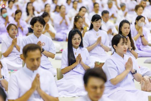 ภาพ No.331212:วันวิสาขบูชา อาทิตย์ที่ 31 พฤษภาคม พ.ศ.2569 พิธีปฏิบัติธรรม ณ ห้องแก้วสารพัดนึก 1  วัดพระธรรมกาย จังหวัดปทุมธานี
