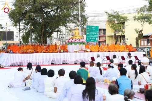 ภาพ No.310295:วันอาทิตย์ที่ 15 กุมภาพันธ์ พ.ศ. 2569 ตักบาตรพระ 1,000 รูป เมืองตรัง ปีที่ 2 ณ ลานพระบรมราชานุสาวรีย์ รัชกาลที่ 5 (หน้าศาลจังหวัดตรัง)อ.เมือง จ.ตรัง