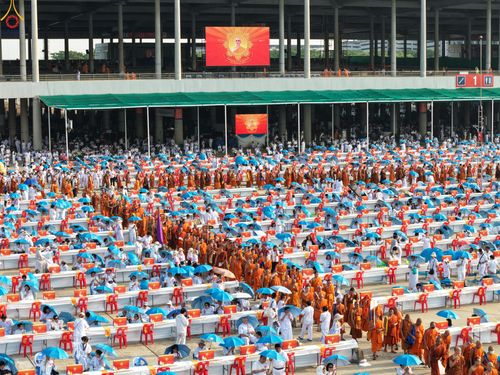 ภาพ No.323954:วันที่ 22 เมษายน พ.ศ.2569 (วันคุ้มครองโลก) พิธีถวายมหาสังฆทาน 40,000 กว่าวัดทั่วประเทศ ณ ลานธรรม พระมหาธรรมกายเจดีย์ วัดพระธรรมกาย