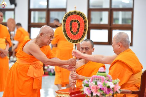 ภาพ No.342974:วันอาทิตย์ที่ 9 สิงหาคม พ.ศ.2569 พิธีมอบพัด ตั้งฐานานุกรม พระราชภาวนาวชิรวิเทศ วิ. ณ ห้องอาคารปลูกศรัทธา 2 วัดพระธรรมกาย