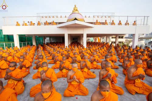 ภาพ No.74322:พุทธบุตรธรรมยาตรา ปฏิบัติธรรมและบันทึกภาพประวัติศาสตร์ ในโครงการธรรมยาตรากตัญญูบูชา มหาปูชนียาจารย์ พระมงคลเทพมุนี(สด จนฺทสโร) พระผู้ปราบมาร อนุสรณ์สถาน 7 แห่ง ปีที่ 11 ณ อนุสรณ์สถานลำดับที่ 6 สถานที่ค้นคว้าและเผยแผ่วิชาธรรมกาย วัดปากน้ำภาษีเจริญ กรุงเทพ