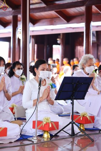 ภาพ No.71580:พระธรรมยาตรา ปฏิบัติศาสนกิจ ทำนุบำรุงศาสนสถาน, ปฏิบัติธรรม ร่วมกับชุมชน,นักเรียนเด็กดีวีสตาร์ และร่วมพิธีทอดผ้าป่าบำรุงศาสนสถาน ในโครงการธรรมยาตรากตัญญูบูชา มหาปูชนียาจารย์ พระมงคลเทพมุนี(สด จนฺทสโร) พระผู้ปราบมาร อนุสรณ์สถาน 7 แห่ง ปีที่ 11 ณ วัดสองพี่น