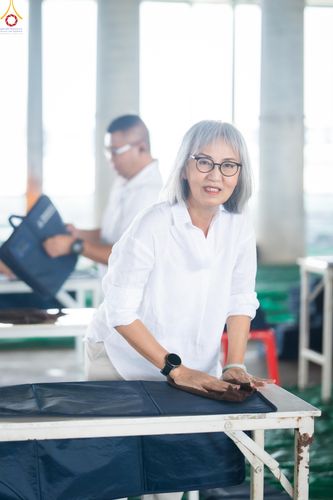 ภาพ No.322381:วันที่ 16 เมษายน พ.ศ.2569 การจัดเตรียมเบาะรองนอน เช็ดทำความสะอาด  เพื่องานถวายมหาสังฆทาน 40,000 กว่าวัดทั่วประเทศ วันคุ้มครองโลก 22 เมษายน พ.ศ.2569 วัดพระธรรมกาย