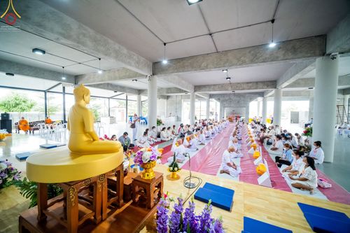 ภาพ No.65682:พิธีปลงผมและพิธีขอขมา มอบบาตรกับผ้าไตร ในโครงการอุปสมบทบูชาธรรม มหาปูชนียาจารย์ประจำปี 2565 ณ ศูนย์ปฎิบัติธรรมสมุทรปราการ(บางบ่อ)  วันอาทิตย์ที่ 20 พฤศจิกายน พ.ศ. 2565