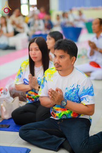 ภาพ No.321923:วันที่ 12 เมษายน พ.ศ.2569 ตักบาตรสงกรานต์ฉลองสามเณรใหม่  ณ ศูนย์ปฏิบัติธรรมระยอง(บ้านช่องลม)