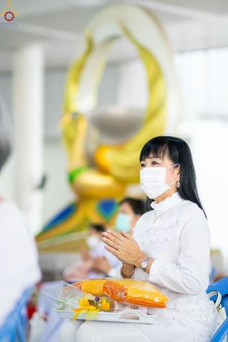 ภาพ No.75448:พิธีสวดพระพุทธมนต์และถวายภัตตาหารเป็นสังฆทาน เนื่องในวันมหาปูชนียาจารย์ วันที่ 3 กุมภาพันธ์ พ.ศ. 2565 ณ วัดพระธรรมกาย อ.คลองหลวง จ.ปทุมธานี