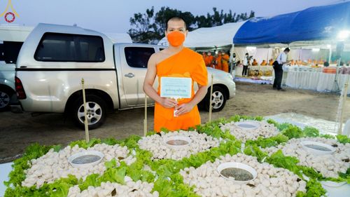 ภาพ No.70997:พิธีถวายภัตตาหารเป็นสังฆทาน แด่คณะพระธรรมยาตราฯ ในโครงการธรรมยาตราฯ ปีที่ 11 ณ อนุสรณ์สถานคลองบางนางแท่น อ.สามพราน จ.นครปฐม วันที่ 13 มกราคม พ.ศ. 2566