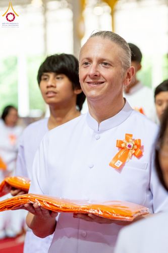 ภาพ No.215604:วันอาทิตย์ต้นเดือนที่ 6 เมษายน พ.ศ. 2568 ขบวนอัญเชิญผ้าป่าสมทบ มหาสังฆทาน 40,000 กว่าวัดทั่วประเทศ ณ สภาธรรมกายสากล วัดพระธรรมกาย