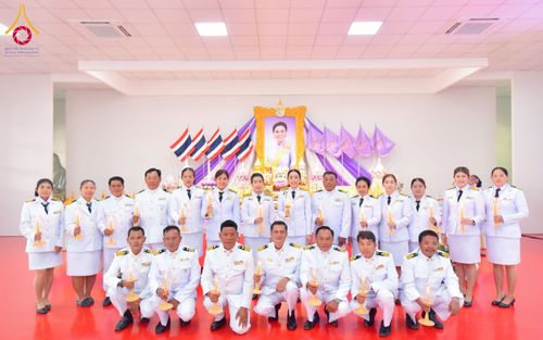 ภาพ No.227298:วันอังคารที่ 3 มิถุนายน พ.ศ. 2568 นายอำเภอคลองหลวง นำพสกนิกรรวมใจภักดิ์ สมเด็จพระนางเจ้าฯ พระบรมราชินี เนื่องในโอกาสวันเฉลิมพระชนมพรรษา ณ อาคารปลูกศรัทธา 2 วัดพระธรรมกาย อ.คลองหลวง จ.ปทุมธานี