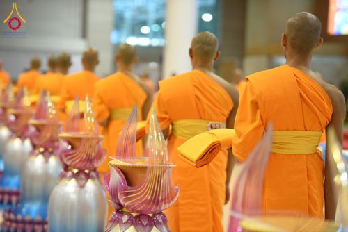 ภาพ No.134518:พิธีทอดผ้าป่าสมทบ มหาสังฆทาน 10,000 วัด ทั่วไทย วันอาทิตย์ต้นเดือนที่ 7 เมษายน พ.ศ.2567 ณ ห้องแก้วสารพัดนึก 1 สภาธรรมกายสากล  วัดพระธรรมกาย จ.ปทุมธานี