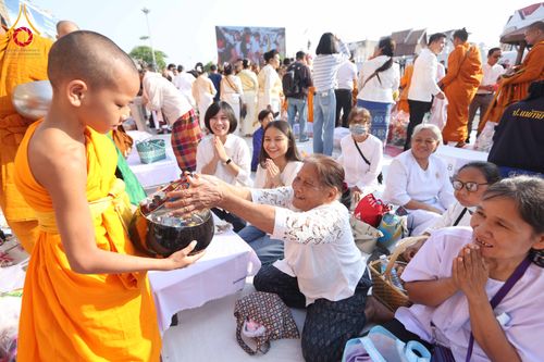 ภาพ No.312920:วันอาทิตย์ที่ 8 มีนาคม พ.ศ.2569 ทำบุญเมืองนครราชสีมา 558 ปี ตักบาตรพระ 10,000 รูป (ภาพชุดที่ 2)