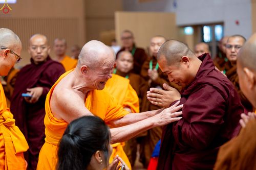 ภาพ No.311986:วันอังคารที่ 3 มีนาคม พ.ศ.2569 พิธีมอบโล่วัชรเกียรติยศ โครงการตอบปัญหาธรรมะทางก้าวหน้า ครั่งที่ 43, พิธีมอบโล่วัชรเกียรติยศ โครงการสอบตอบปัญหาศีลธรรม เพื่อสันติภาพโลก (World-Pec) ครั้งที่ 19 ณ สภาธรรมกายสากล วัดพระธรรมกาย