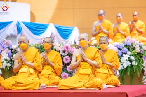 ภาพ No.92379:พิธีทอดกฐินธรรมชัยเพื่อสร้างอาคาร 115 ปี คุณยายอาจารย์มหารัตนอุบาสิกาจันทร์ ขนนกยูง อาทิตย์ต้นเดือนที่ 5 พฤศจิกายน พ.ศ. 2566 ณ วัดพระธรรมกาย จ.ปทุมธานี