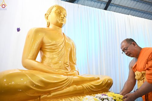 ภาพ No.278766:วันที่ 30 ตุลาคม 2568 กฐินสมทบวัดต่างประเทศ โดยคณะศิษยานุศิษย์ บูชาธรรม 81 ปี หลวงพ่อธัมมชโย ณ วัดศรีธรรมานันทะ บาลังโกด้า ประเทศศรีลังกา วัดสังฆราช อมรปุระนิกาย สมเด็จไมตรี มูรตี