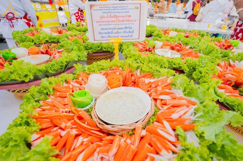 ภาพ No.292677:วันที่ 12 มกราคม พ.ศ. 2569 พิธีถวายภัตตาหารเป็นสังฆทาน แด่พระธรรมยาตรา ณ อนุสรณ์สถานมหาวิหารพระมงคลเทพมุนี (โลตัสแลนด์) อ.สองพี่น้อง จ.สุพรรณบุรี ในโครงการธรรมยาตรา กตัญญูบูชา มหาปูชนียาจารย์ พระมงคลเทพมุนี(สด จนฺทสโร) พระผู้ปราบมาร อนุสรณ์สถาน 7 แห่ง ปี