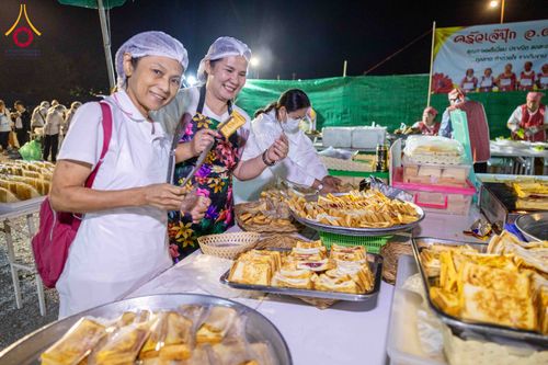 ภาพ No.300940:วันที่ 23 มกราคม พ.ศ. 2569 พิธีถวายภัตตาหารเป็นสังฆทาน แด่พระธรรมยาตรา ณ อนุสรณ์สถานบางปลา วัดบางปลา อำเภอบางเลน จังหวัดนครปฐม ในโครงการธรรมยาตรา กตัญญูบูชา มหาปูชนียาจารย์ พระมงคลเทพมุนี(สด จนฺทสโร) พระผู้ปราบมาร อนุสรณ์สถาน 7 แห่ง ปีที่ 14