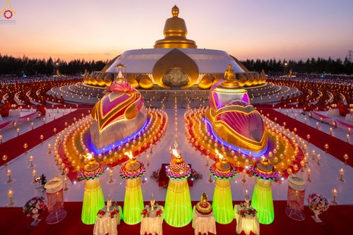 ภาพ No.302271:วันที่ 23 มกราคม พ.ศ. 2569 พิธีจุดประทีปธรรมถวายเป็นพุทธบูชา (ภาพชุดที่ 2) และบูชาธรรมมหาปูชนียาจารย์  ณ อนุสรณ์สถานลำดับที่ 5 สถานที่เผยแผ่วิชชาธรรมกายครั้งแรก อนุสรณ์สถานบางปลา วัดบางปลา อำเภอบางเลน จังหวัดนครปฐม ในโครงการธรรมยาตรา กตัญญูบูชา มหาปูชนีย