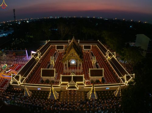 ภาพ No.297163:วันที่ 17 มกราคม พ.ศ. 2569 พิธีจุดประทีปถวายเป็นพุทธบูชา และบูชาธรรมมหาปูชนียาจารย์ (ภาพชุดที่ 2) ณ วัดโบสถ์บน ต.บางคูเวียง จ.นนทบุรี อนุสรณ์สถานลำดับที่ 4 สถานที่เกิดด้วยกายธรรม ในโครงการธรรมยาตรา กตัญญูบูชา มหาปูชนียาจารย์ พระมงคลเทพมุนี(สด จนฺทสโร) พร