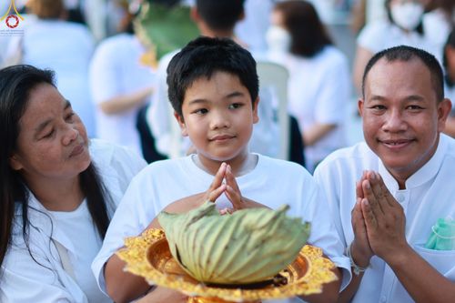 ภาพ No.78527:พิธีตัดปอยผม โครงการหน่อแก้วเปรียญธรรมรุ่นที่ 11  วันที่ 26 มีนาคม พ.ศ.2566  ณ หมู่กุฏิสามเณร อาคารค่ายจองแชมป์ วัดพระธรรมกาย